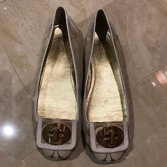 Coach Women’s Vinnette Flats - Picture 1 of 7